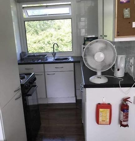 2 Bedroom Chalet Near The Beach Brading 외부 사진